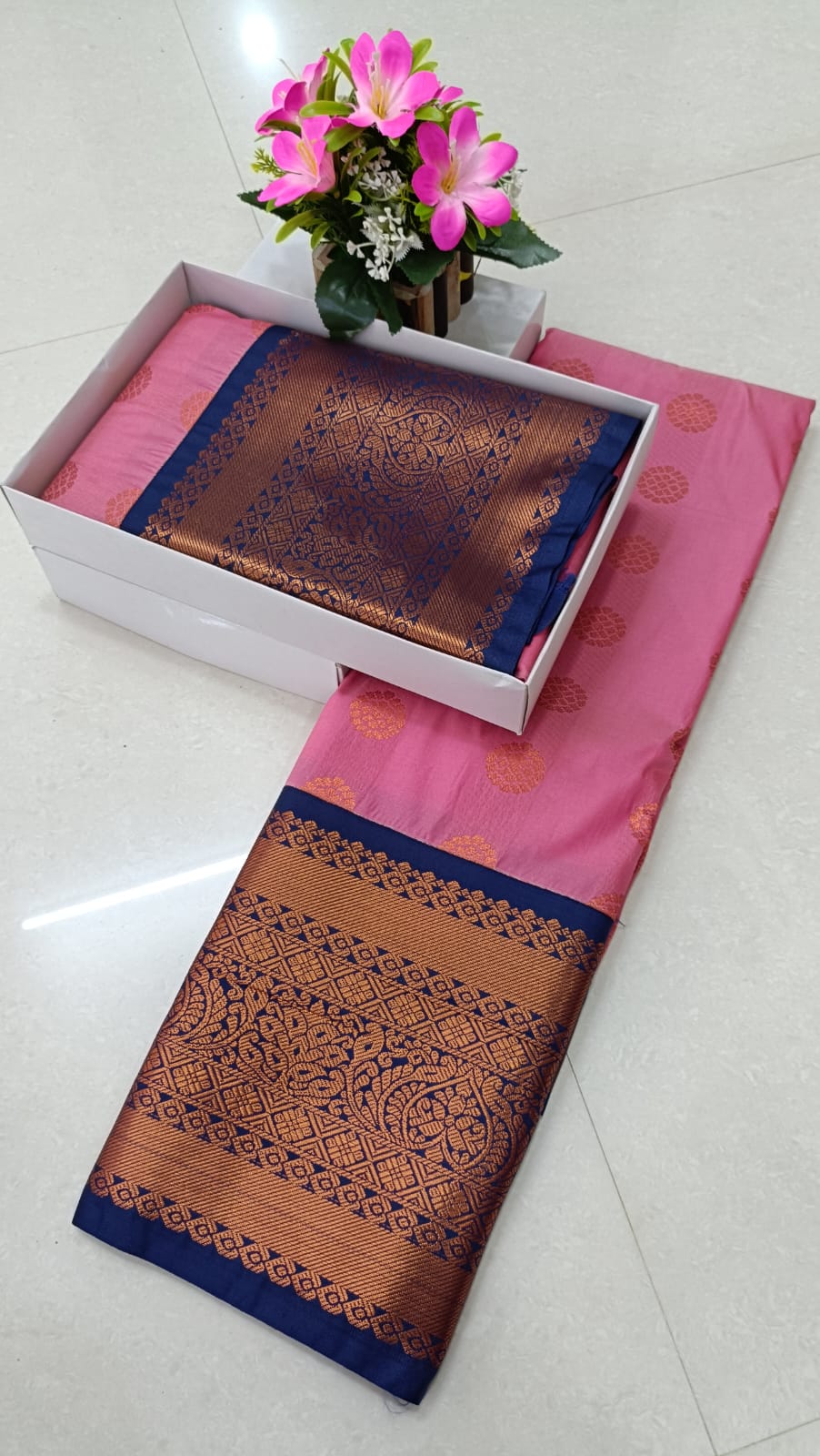 Attractive pink pattu saree