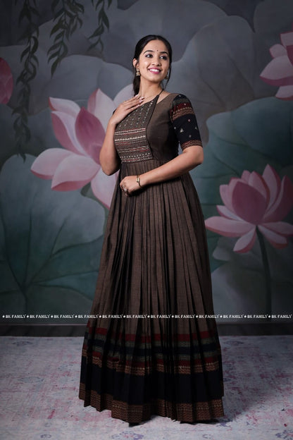 Narayanpet big border handwoven cotton dress